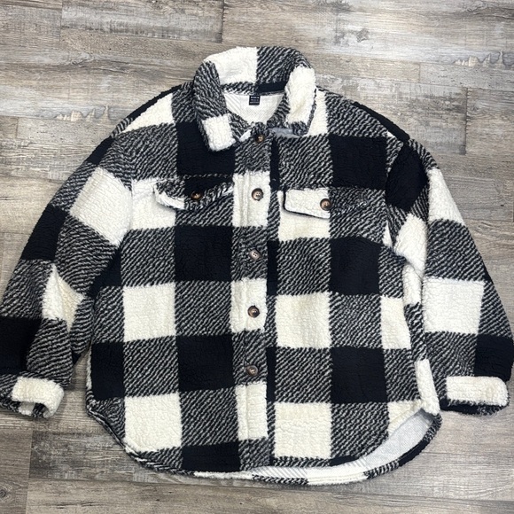 SHEIN Jackets & Blazers - SHEIN Black and White Plaid Sherpa Jacket
